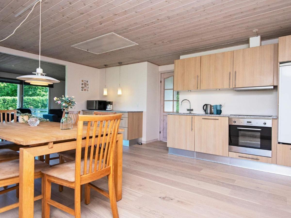 4 Person Holiday Home In B Rkop Borkop Bagian luar foto